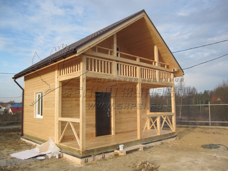 Брусовая баня с мансардой в Варзолово