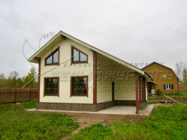 Брусовой дом в ДНП «Вревское», на берегу Вревского озера