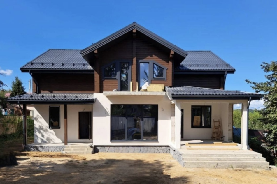 Комбинированный дом в городе Дмитров